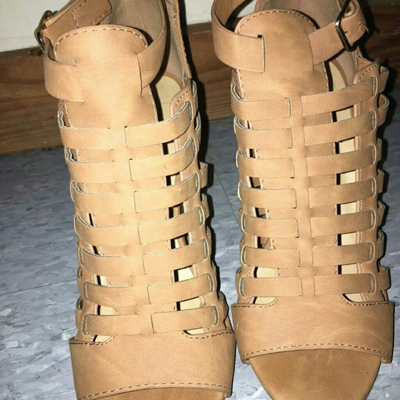 Heels - Picture 2 of 5